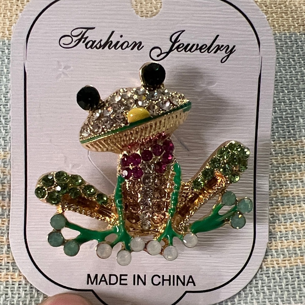 3/$18 Fashion Jewelry Gold & Green Crystal Frog Brooch Lot 6006